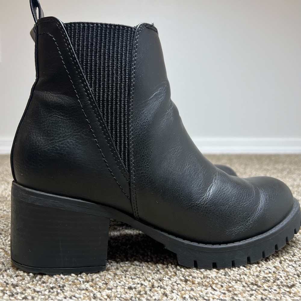 Women’s MIA Casen Black Chelsea Boot